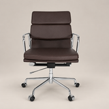 Eames Bürostuhl mit niedriger Rückenlehne und weicher Polsterung EA217 - Dunkelbraun